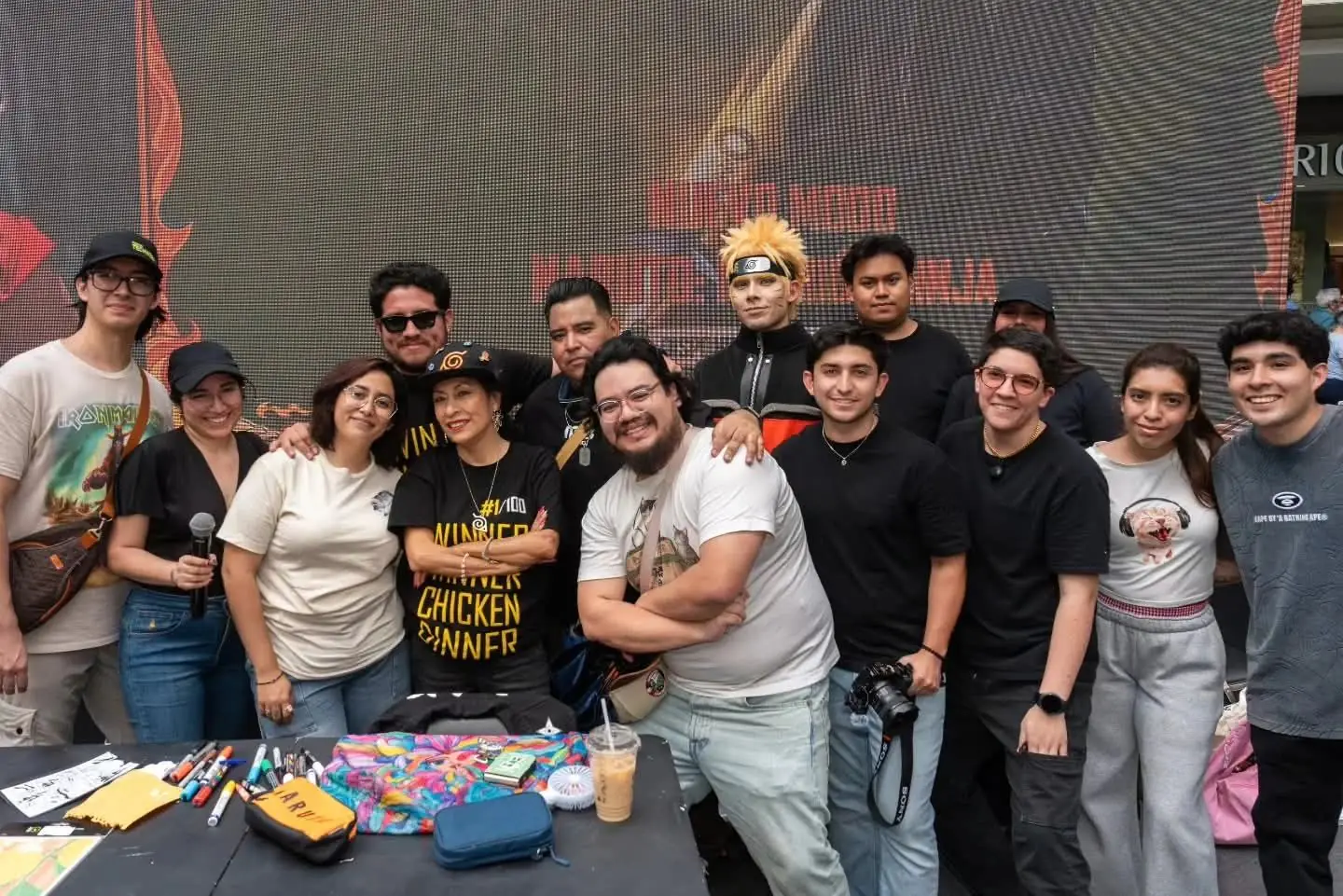 Equipo del evento presencial de PUBG MOBILE y Naruto Shippuden